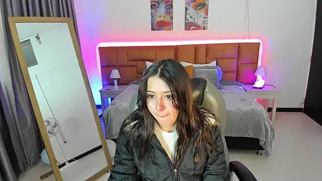 Snapshot of Catti_Brie chatting on 17, 4, 2026 Catti Brie online show from 17, 4, 2026