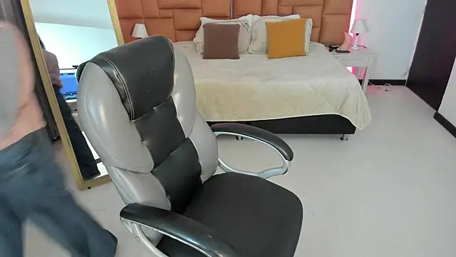Snapshot of Catti_Brie chatting on 26, 4, 2026 Catti Brie online show from 26, 4, 2026