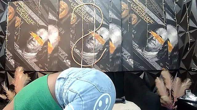 Lilmisbaddyxxx online show from 15, 12, 2025