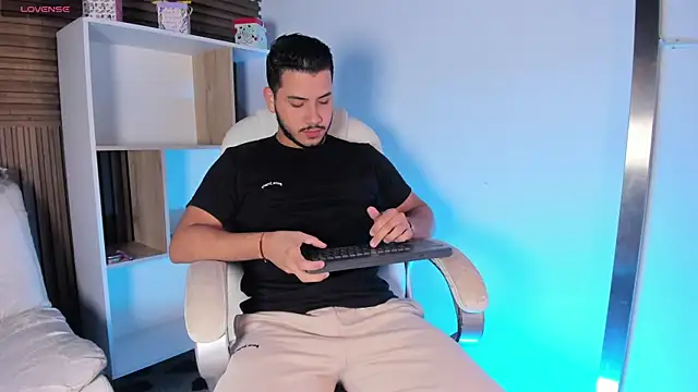 Axel grey  online show from 12, 10, 2025