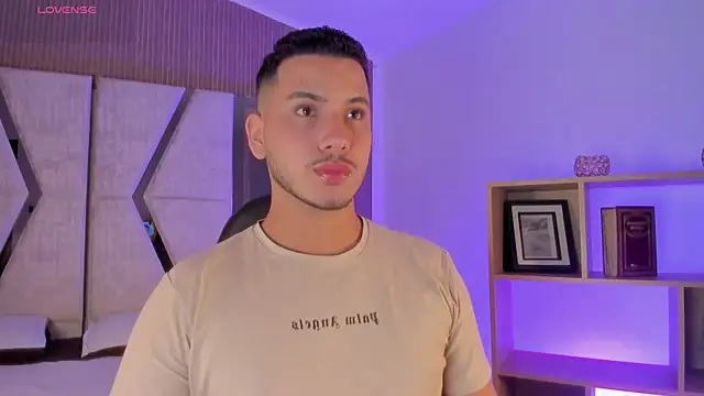 Snapshot of Axel_grey_ chatting on 29, 5, 2026 Axel grey online show from 29, 5, 2026
