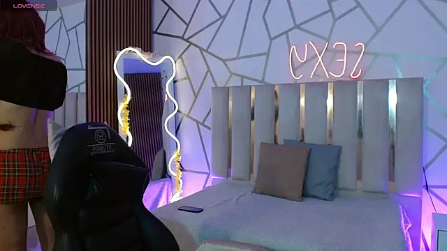 CYRUS TAY online show from 17, 12, 2025