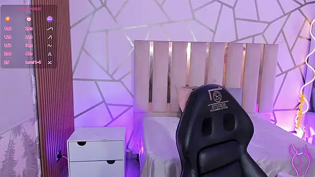 CYRUS TAY online show from 18, 4, 2026