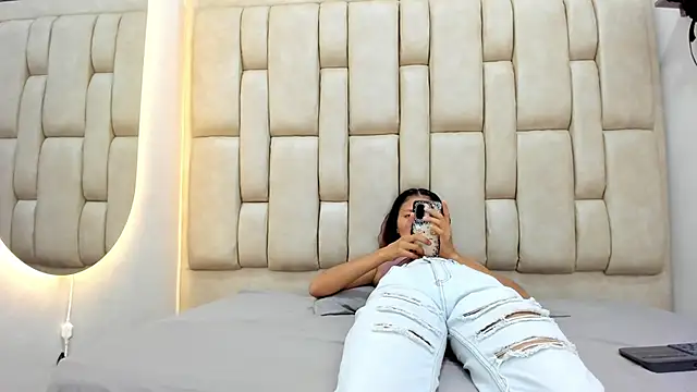 GabyAndHugo online show from 8, 10, 2025