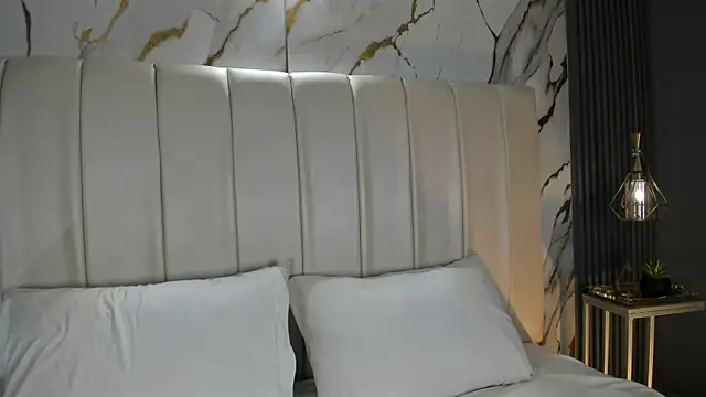 Snapshot of CarolineLee_ chatting on 22, 4, 2026 CarolineLee online show from 22, 4, 2026