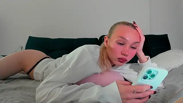 Snapshot of cuteleraay chatting on 5, 10, 2025 cuteleraay online show from 5, 10, 2025