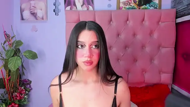 Snapshot of Megan_Luxe chatting on 21, 10, 2025 Megan Luxe online show from 21, 10, 2025