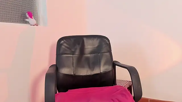 marie pourtoii online show from 13, 10, 2025