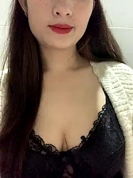 Snapshot of Quynh-Kun chatting on 12, 10, 2025 Quynh-Kun online show from 12, 10, 2025