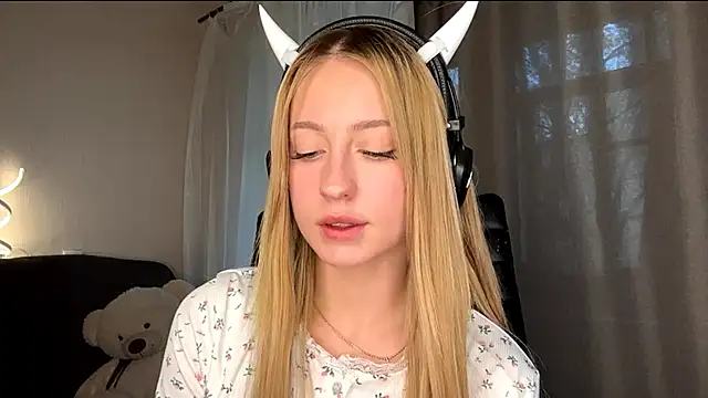 Jetta Corsacami online show from 20, 10, 2025