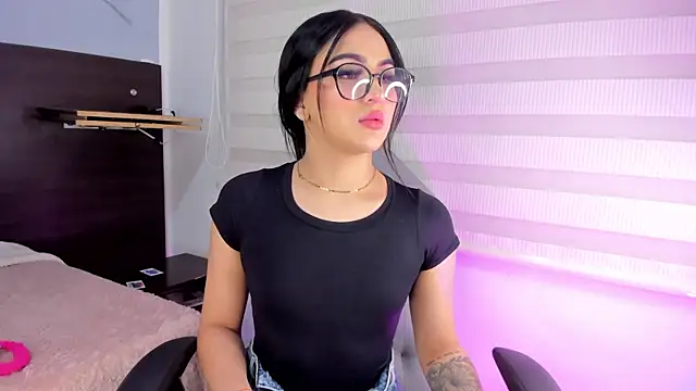 Snapshot of miss__ivyy chatting on 28, 9, 2025 miss ivyy online show from 28, 9, 2025