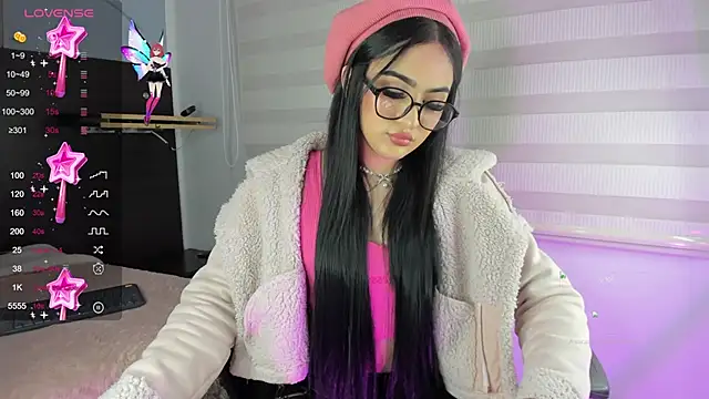 Snapshot of miss__ivyy chatting on 5, 10, 2025 miss ivyy online show from 5, 10, 2025
