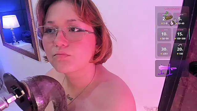 Snapshot of isa_grey_ chatting on 3, 10, 2025 isa grey online show from 3, 10, 2025