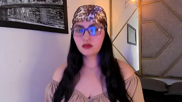 NavannyCattan online show from 9, 11, 2025