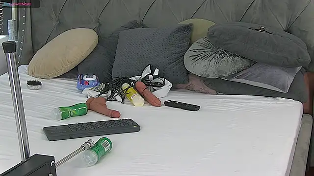 LolaButtie online show from 13, 9, 2025