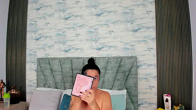 ShanelEvans online show from 23, 9, 2025