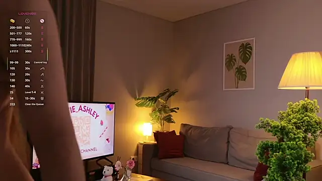 Luna Foxy online show from 8, 10, 2025