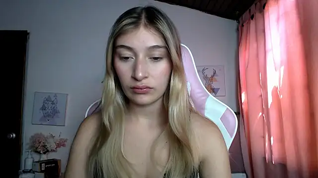 Snapshot of SophiaaLee chatting on 26, 4, 2026 SophiaaLee online show from 26, 4, 2026