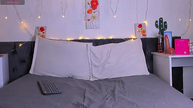 AmaraMoon  online show from 9, 11, 2025