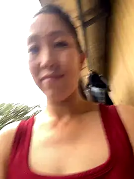 Snapshot of Huong-Ly chatting on 2, 10, 2025 Huong-Ly online show from 2, 10, 2025