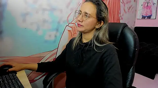 StarletTays online show from 1, 12, 2025