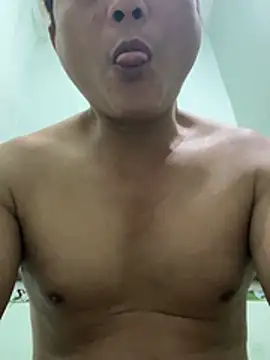 Snapshot of hotboy2x chatting on 30, 4, 2026 hotboy2x online show from 30, 4, 2026