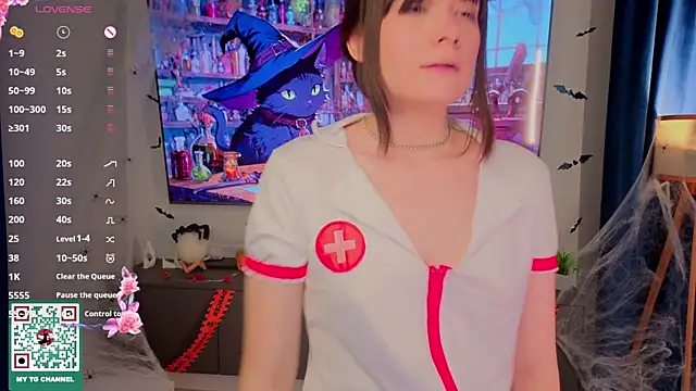 Honeey Beee online show from 31, 10, 2025