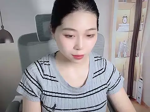 Strawberry18x online show from 22, 9, 2025