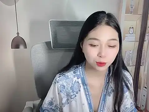 Strawberry18x online show from 29, 9, 2025