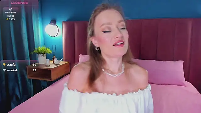 EvelynPoole online show from 21, 7, 2026