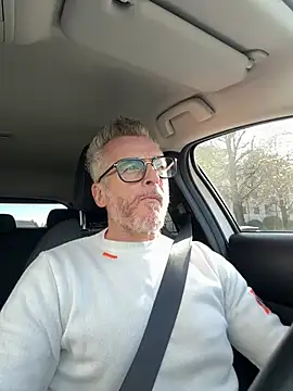 Axl hot online show from 31, 3, 2026