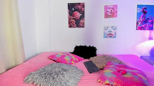 mia purplee online show from 2, 10, 2025