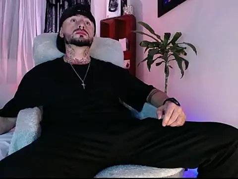 Edwardjonnes online show from 9, 10, 2025