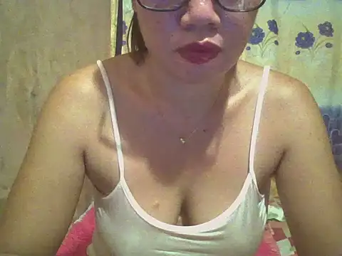 Snapshot of sexymorenal18 chatting on 1, 4, 2026 sexymorenal18 online show from 1, 4, 2026