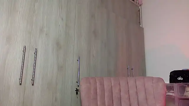 Tanit Mora online show from 16, 11, 2025