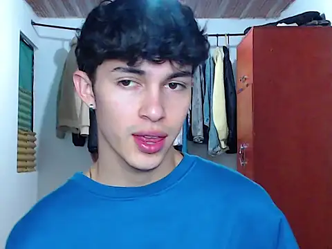 Snapshot of john_vichenso chatting on 17, 9, 2025 john vichenso online show from 17, 9, 2025