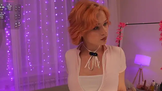 Molly Wett Pussy online show from 22, 9, 2025