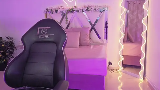 ZURY TAY online show from 30, 3, 2026