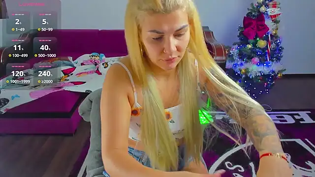 MiaKiittyy online show from 4, 12, 2025