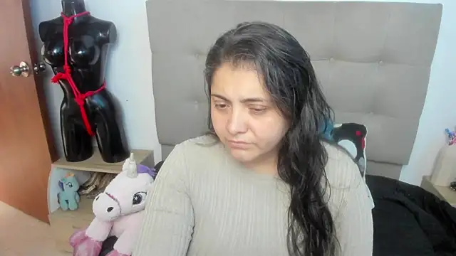 TifanyAmazinng online show from 24, 11, 2025