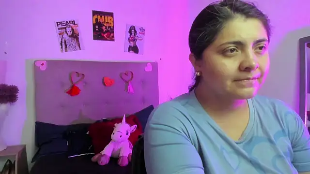 TifanyAmazinng online show from 12, 2, 2026