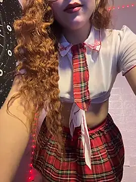 ZeziGamingg online show from 4, 3, 2026