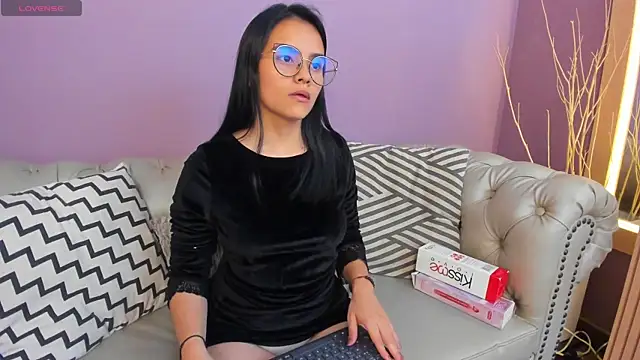 Snapshot of ariannaliss chatting on 4, 10, 2025 ariannaliss online show from 4, 10, 2025