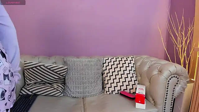 Snapshot of ariannaliss chatting on 11, 10, 2025 ariannaliss online show from 11, 10, 2025