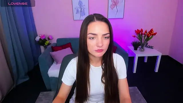 MyEllaLuvs online show from 17, 9, 2025