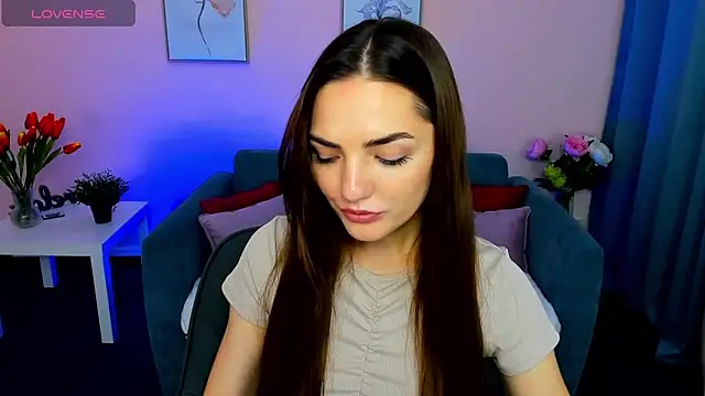 MyEllaLuvs online show from 18, 9, 2025