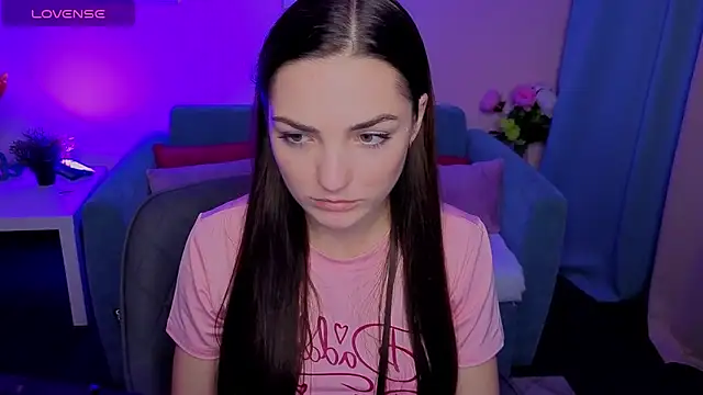 MyEllaLuvs online show from 4, 10, 2025