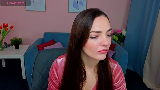 MyEllaLuvs online show from 6, 10, 2025