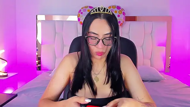 Camille Juicy online show from 17, 9, 2025