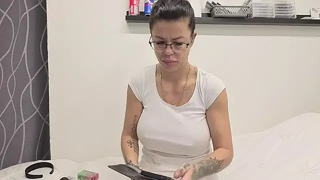 sexygilf82 online show from 24, 11, 2025